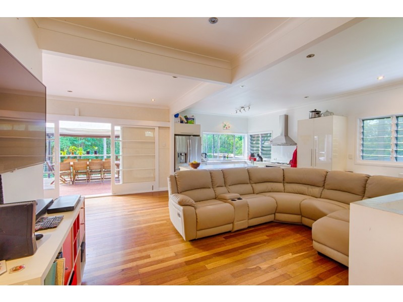 57 Kamala Drive, Lake Macdonald QLD 4563
