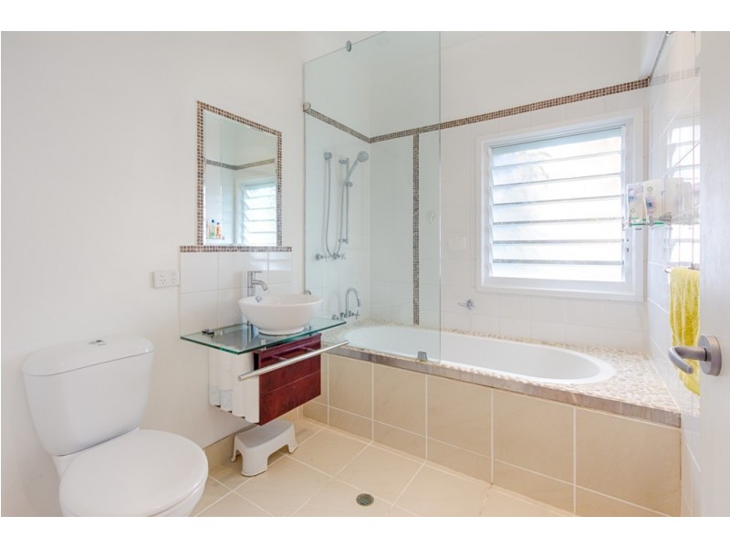 57 Kamala Drive, Lake Macdonald QLD 4563