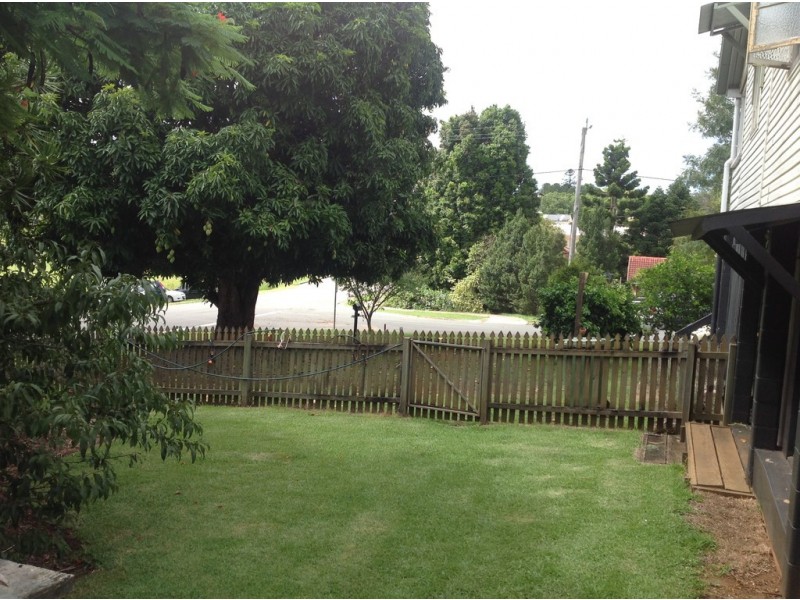 28 Red Street, Pomona QLD 4568