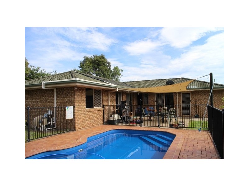 6 Brialka Court, Cooroy QLD 4563