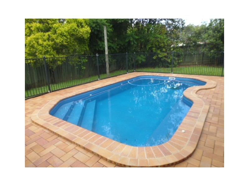 6 Brialka Court, Cooroy QLD 4563