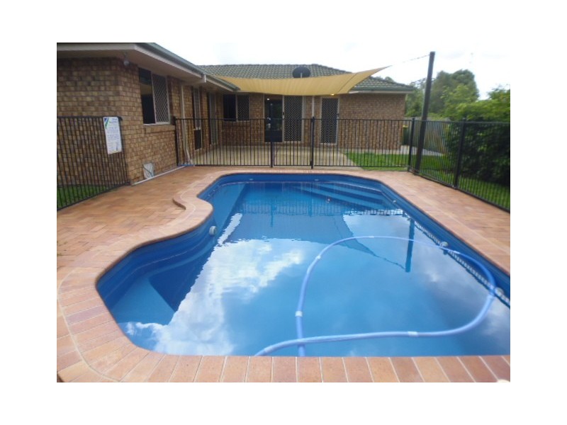 6 Brialka Court, Cooroy QLD 4563