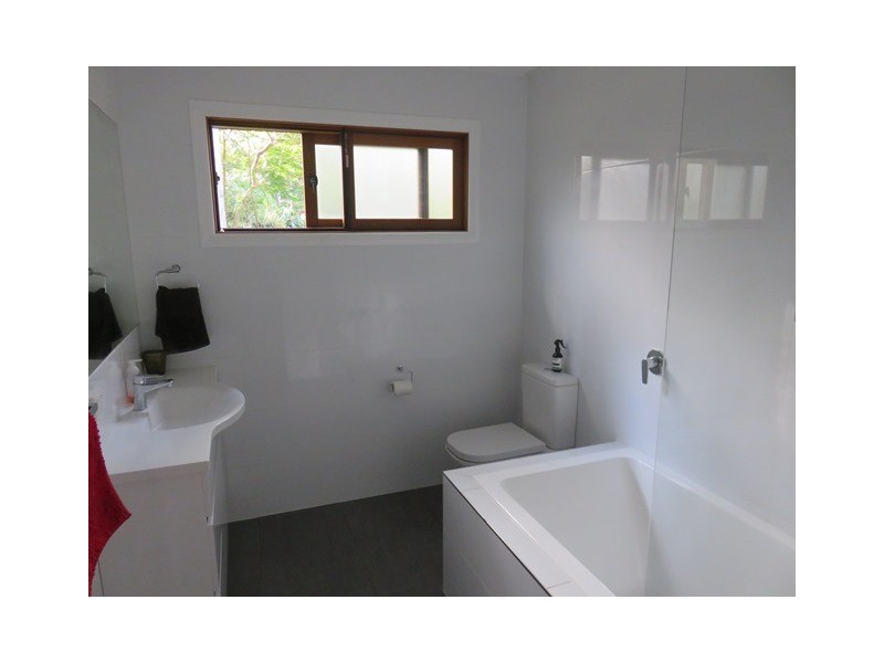 44 Forest Acres Drive, Lake Macdonald QLD 4563
