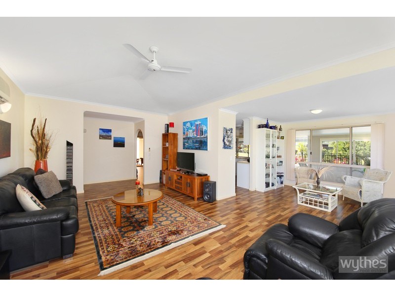 2 Falcon Crescent, Cooroy QLD 4563