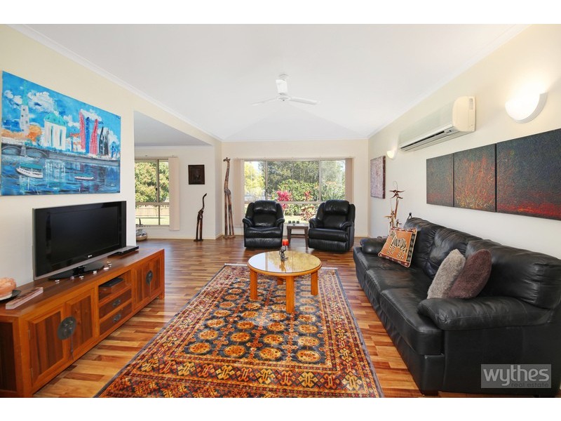 2 Falcon Crescent, Cooroy QLD 4563