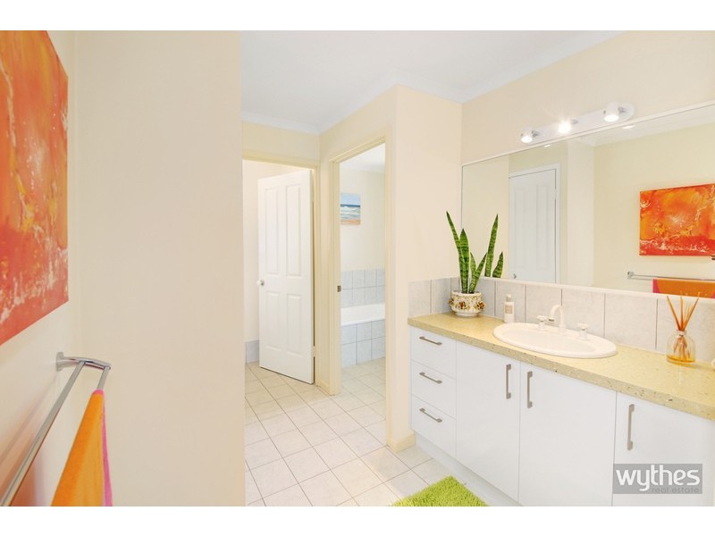 2 Falcon Crescent, Cooroy QLD 4563