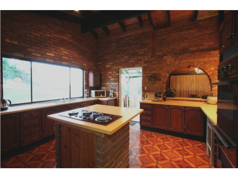 122 Lawnville Road, Black Mountain QLD 4563