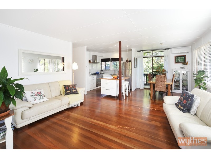 1 Pines Avenue, Cooroibah QLD 4565