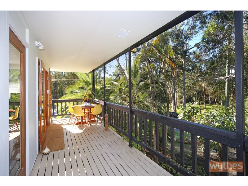 1 Pines Avenue, Cooroibah QLD 4565