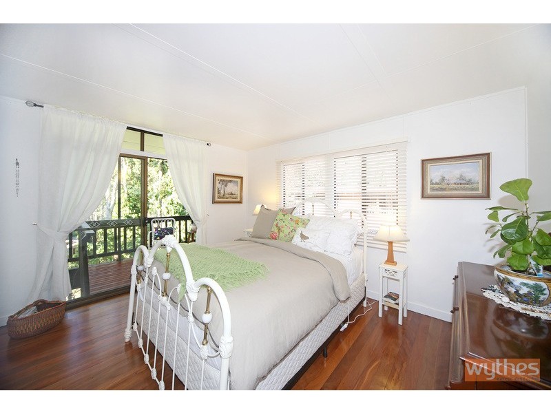 1 Pines Avenue, Cooroibah QLD 4565