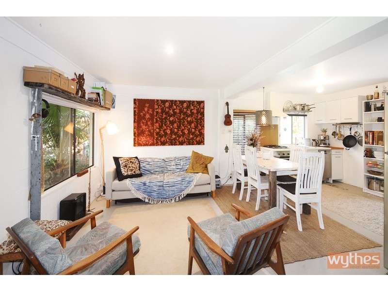 1 Pines Avenue, Cooroibah QLD 4565