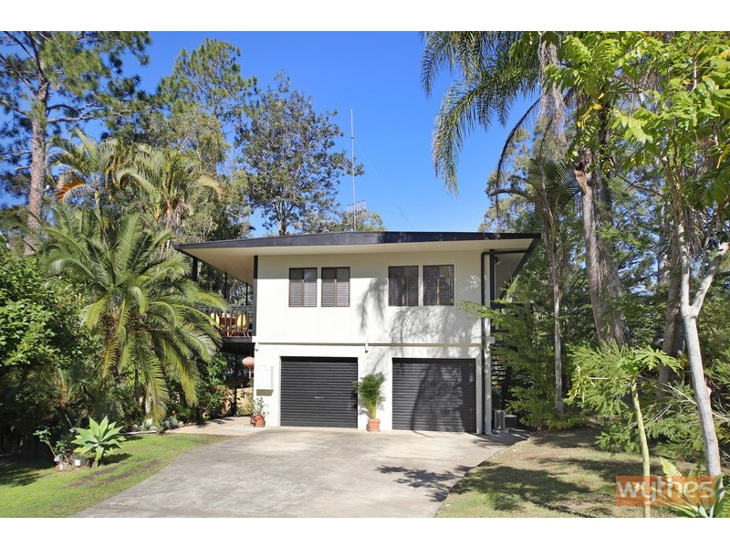 1 Pines Avenue, Cooroibah QLD 4565