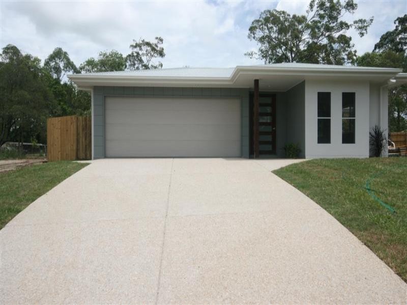 19 Blue Wren Place, Cooroy QLD 4563