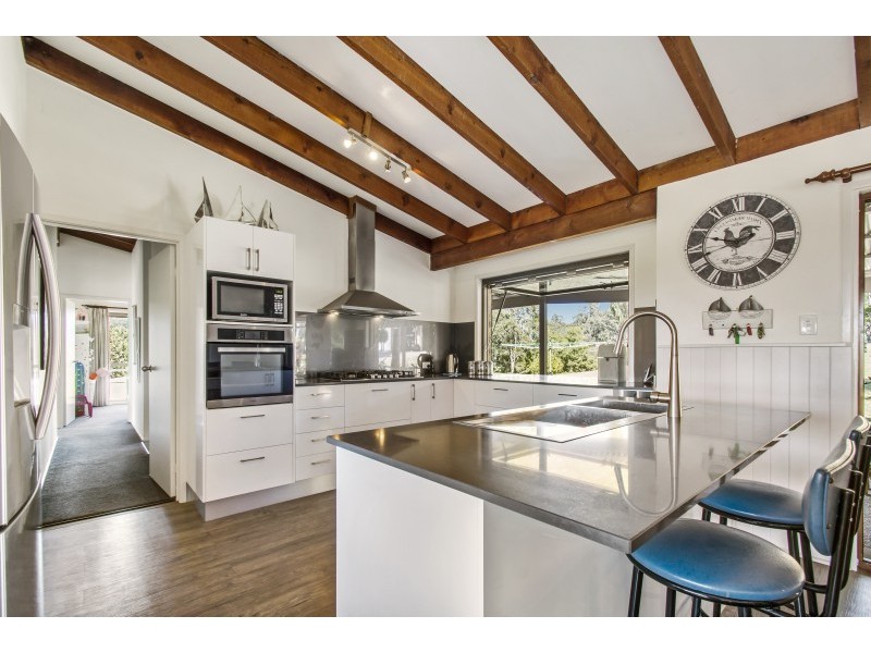 66 Lawnville Rd, Black Mountain QLD 4563