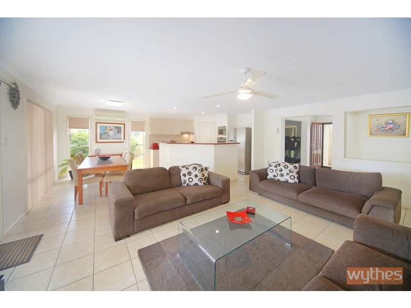 61 Oak Street, Cooroy QLD 4563