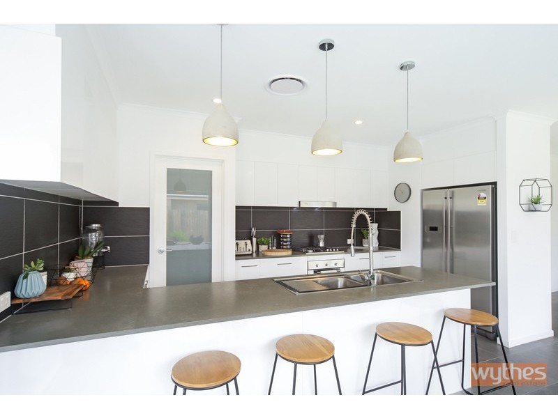 38 Straker Drive, Cooroy QLD 4563