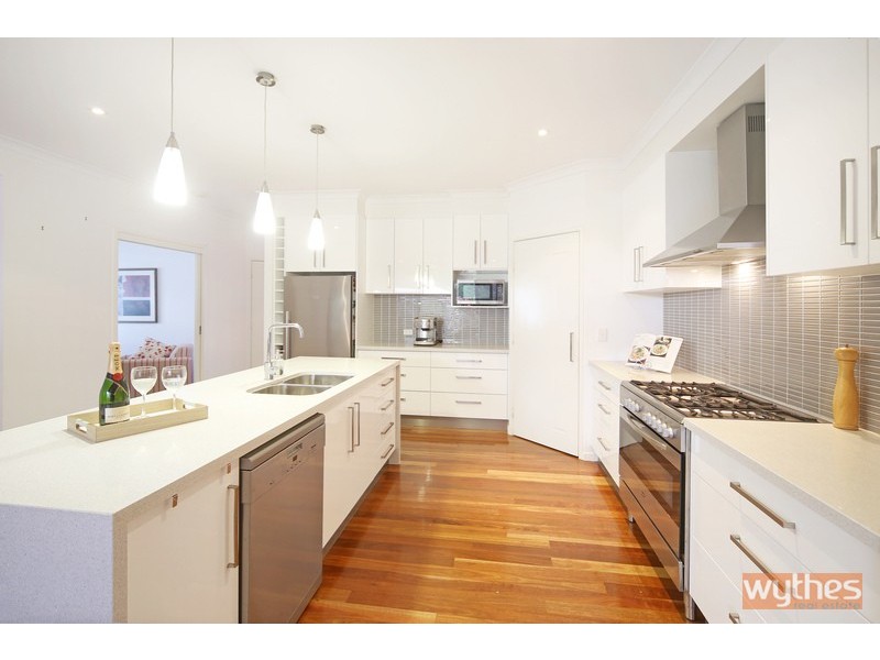 7 Crab Apple Court, Black Mountain QLD 4563