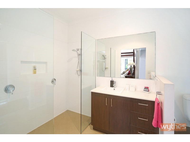 7 Crab Apple Court, Black Mountain QLD 4563