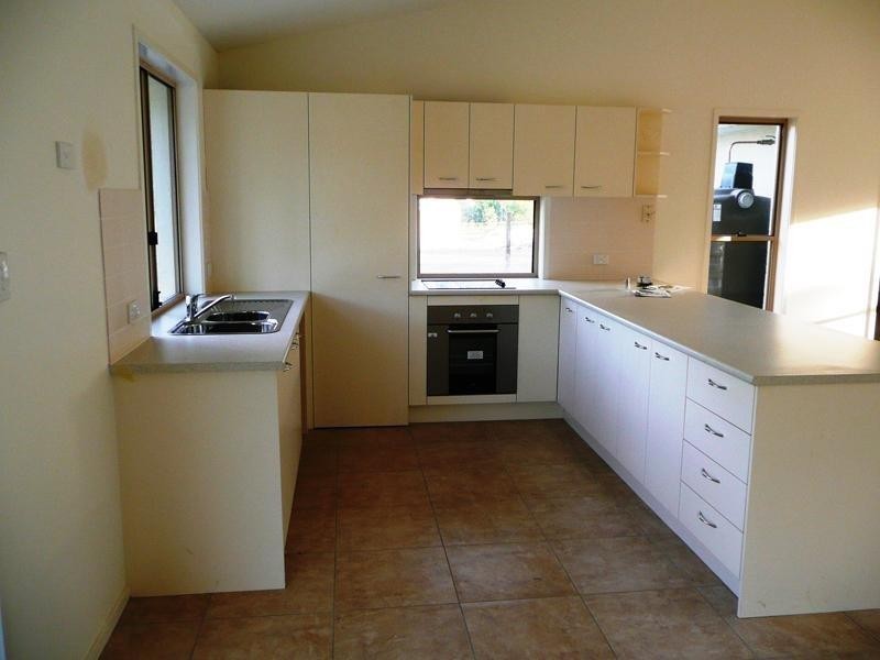 16 Pinbarren Court, Cooroy QLD 4563