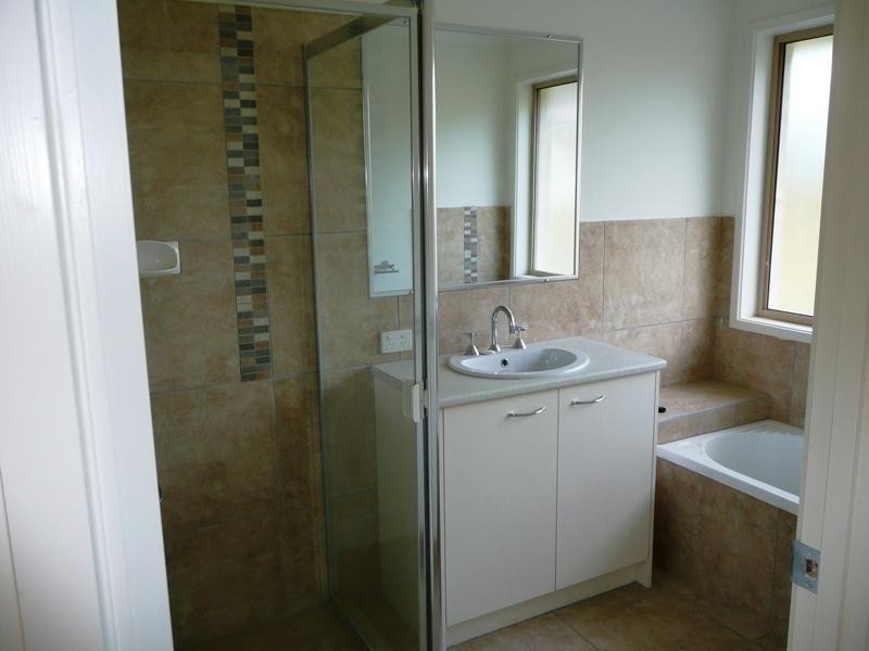 16 Pinbarren Court, Cooroy QLD 4563