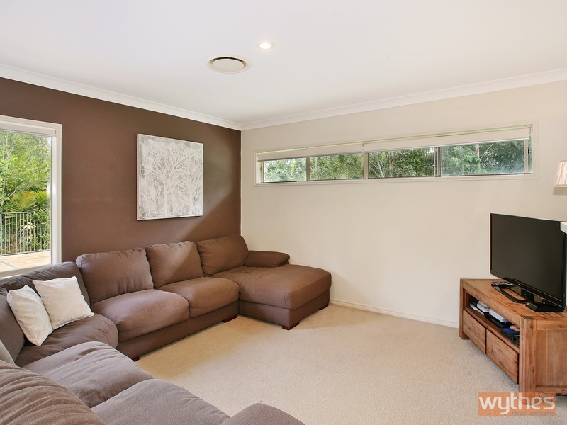 12 Dollarbird Drive, Pomona QLD 4568