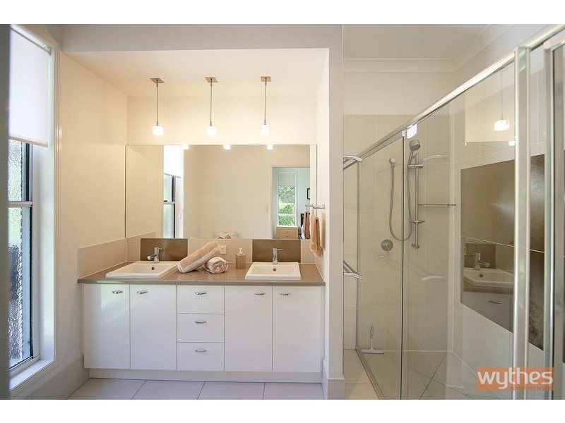 22 Ashgrove Drive, Cooroy QLD 4563