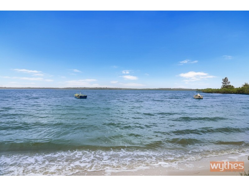 21 Lake Cooroibah Road, Cooroibah QLD 4565