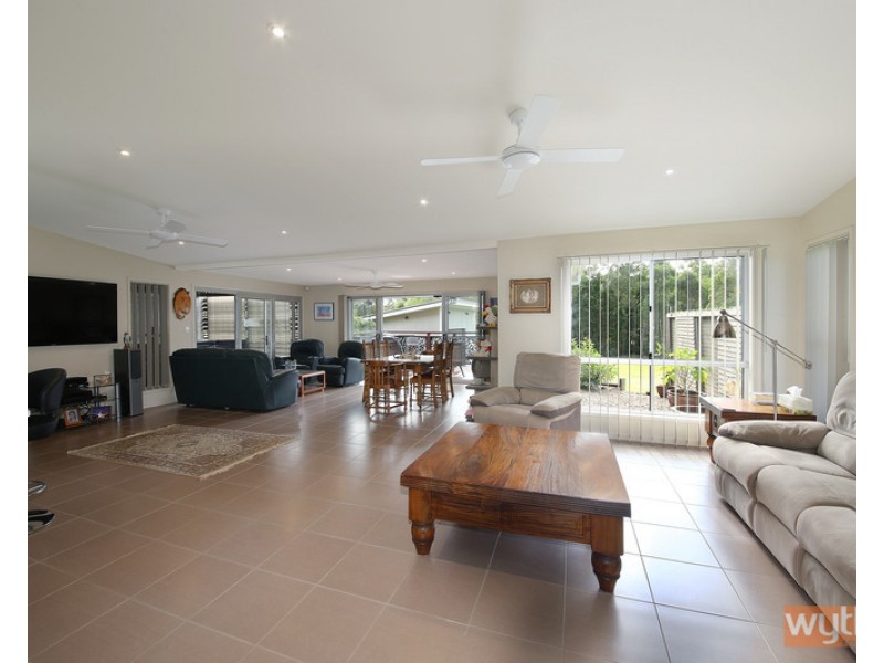 11 Prospect Place, Cooroy QLD 4563