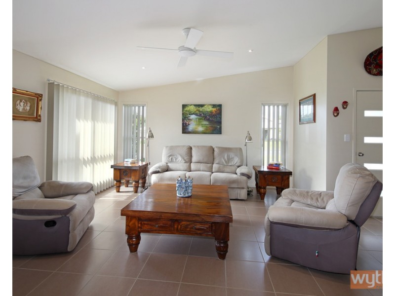 11 Prospect Place, Cooroy QLD 4563