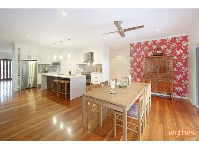 7 Crab Apple Court, Black Mountain QLD 4563