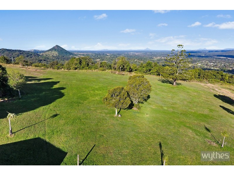 303 Tablelands Road, Cooran QLD 4569