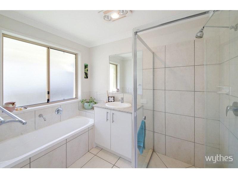 10 Pinbarren Court, Cooroy QLD 4563