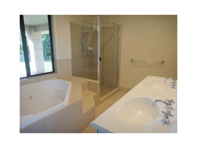 15 Tanderra Drive, Cooran QLD 4569