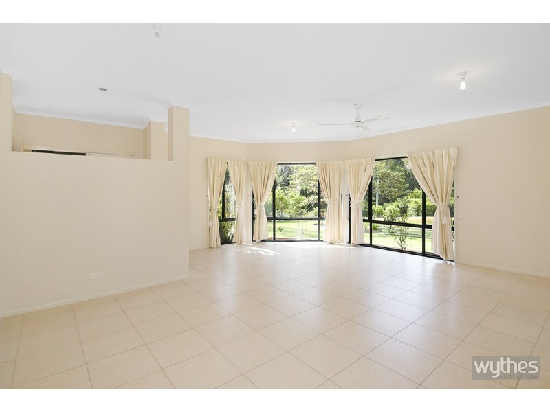 44 Kamala Drive, Lake Macdonald QLD 4563