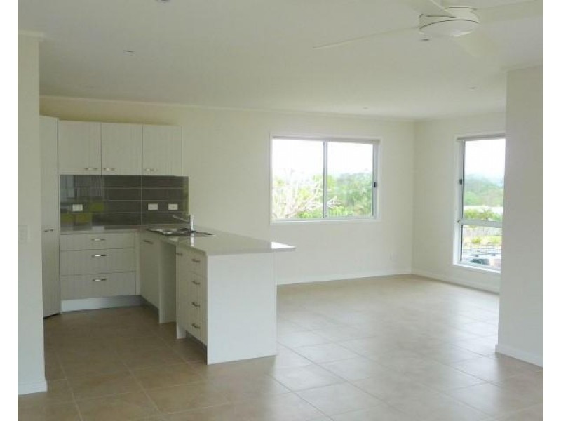 2/3D Kauri Street, Cooroy QLD 4563