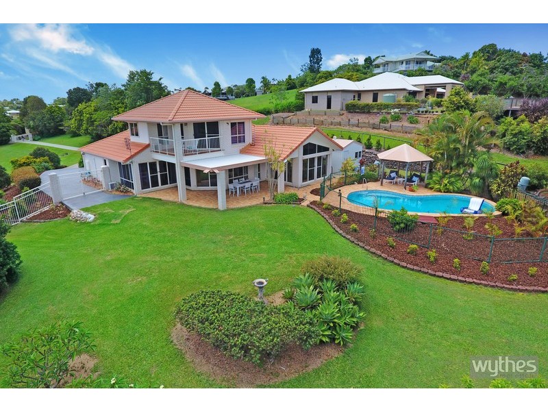 8 Fantail Crescent, Cooroy QLD 4563