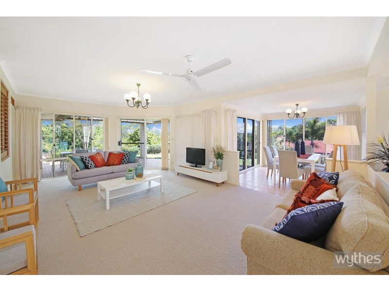 8 Fantail Crescent, Cooroy QLD 4563