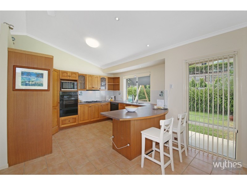 8 Fantail Crescent, Cooroy QLD 4563