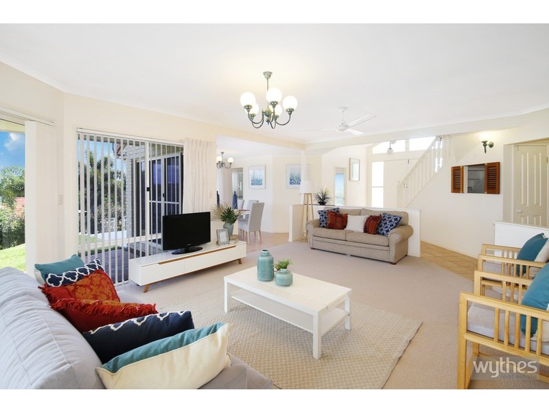 8 Fantail Crescent, Cooroy QLD 4563