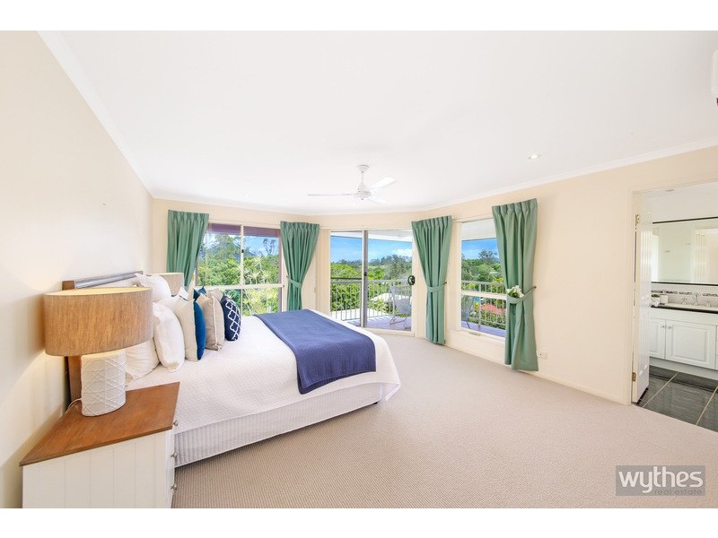 8 Fantail Crescent, Cooroy QLD 4563