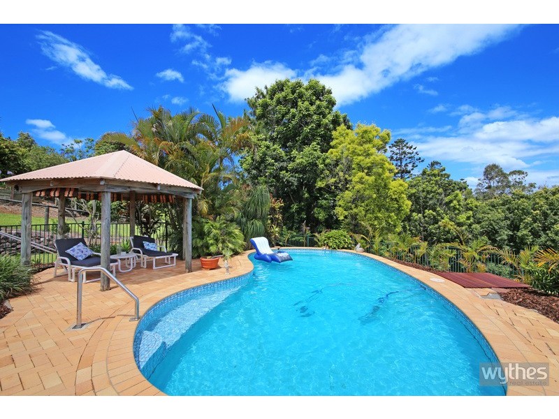 8 Fantail Crescent, Cooroy QLD 4563