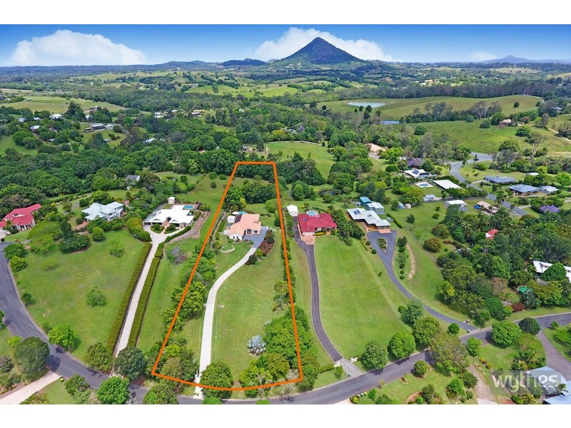 8 Fantail Crescent, Cooroy QLD 4563