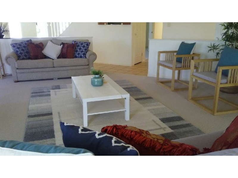 8 Fantail Crescent, Cooroy QLD 4563