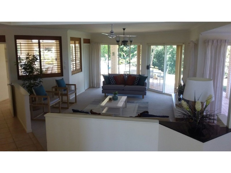 8 Fantail Crescent, Cooroy QLD 4563