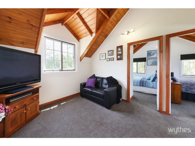 99 Tablelands Road, Cooran QLD 4569