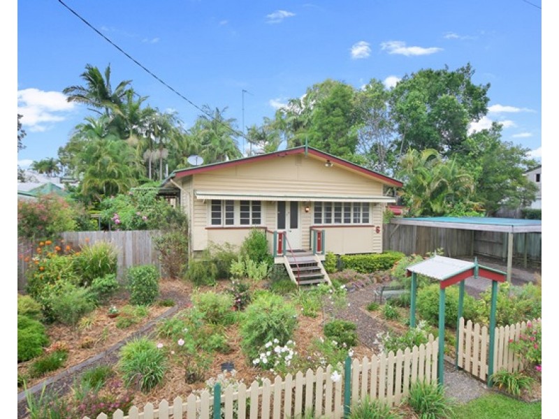 6 Pearl Street, Cooroy QLD 4563
