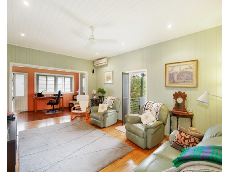 6 Pearl Street, Cooroy QLD 4563