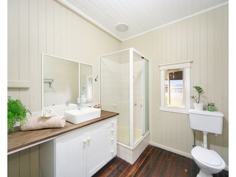 6 Pearl Street, Cooroy QLD 4563