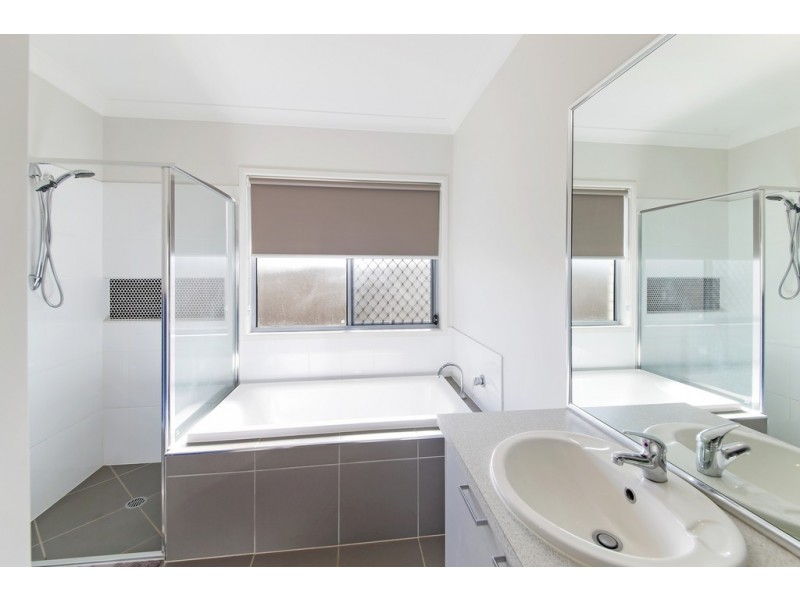 40 Straker Drive, Cooroy QLD 4563