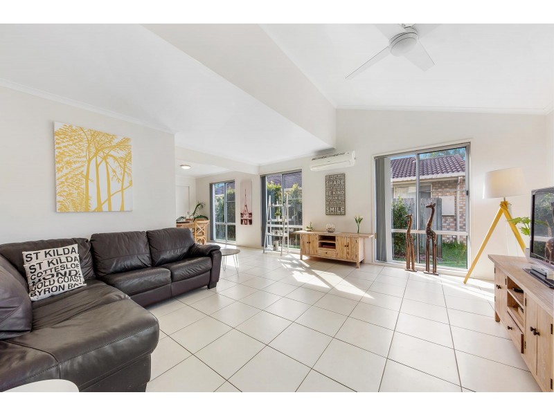 56 Lake Entrance Blvd, Noosaville QLD 4566